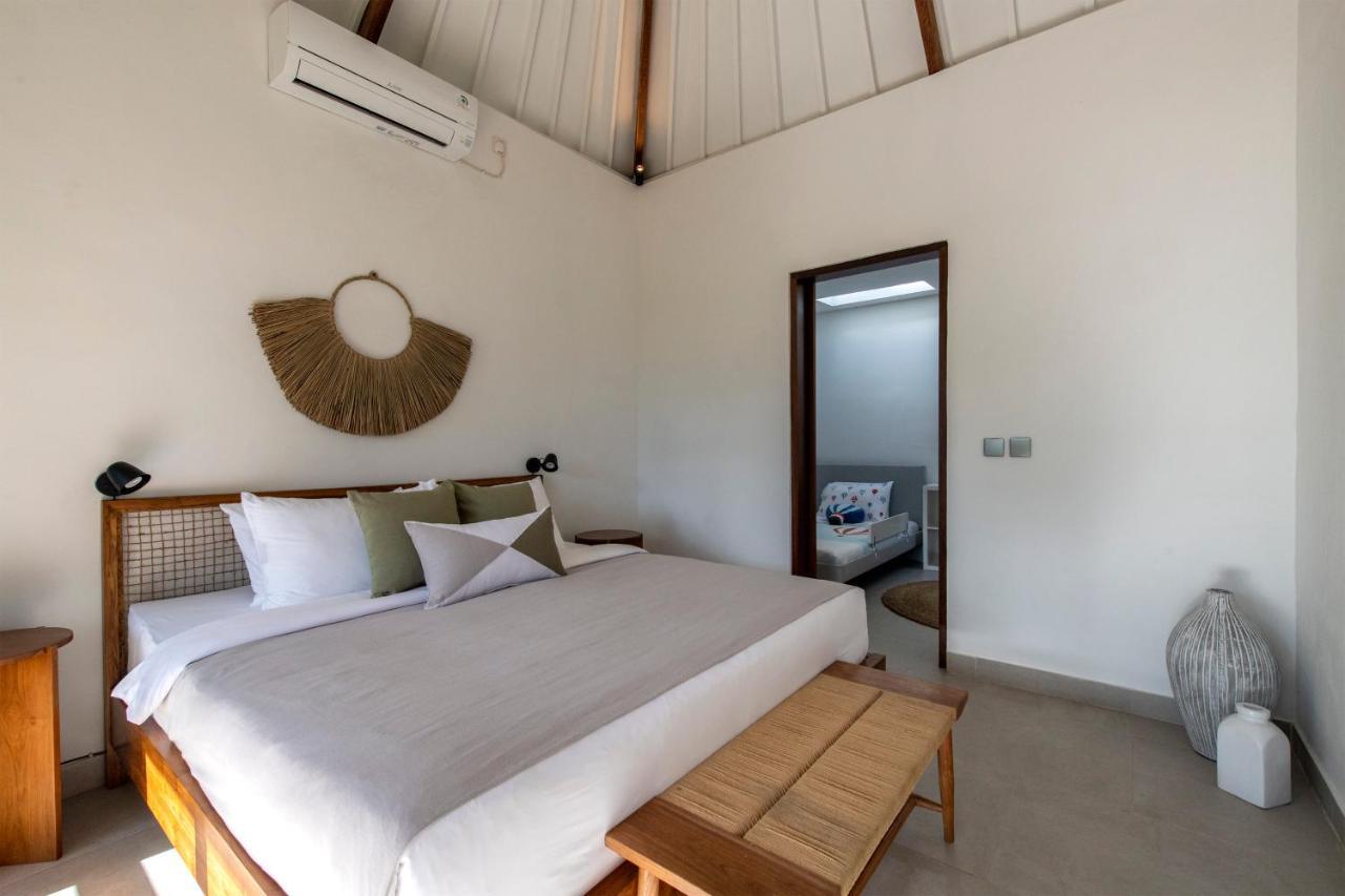 Elegant Living, Secure Swimming! 4br Modern Villa *