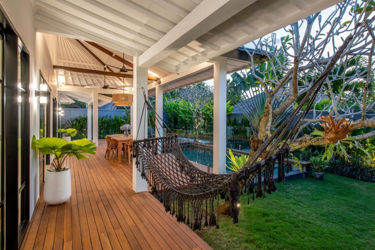 Elegant Living, Secure Swimming! 4br Modern