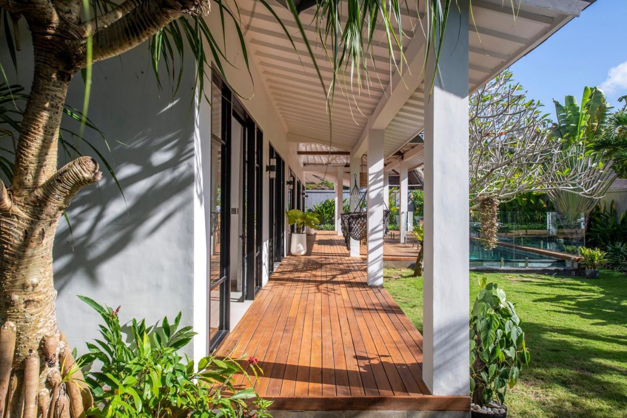 Elegant Living, Secure Swimming! 4br Modern