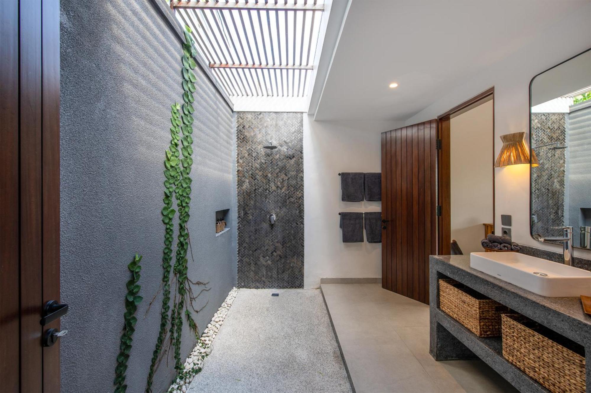 Elegant Living, Secure Swimming! 4br Modern Uluwatu (Bali)
